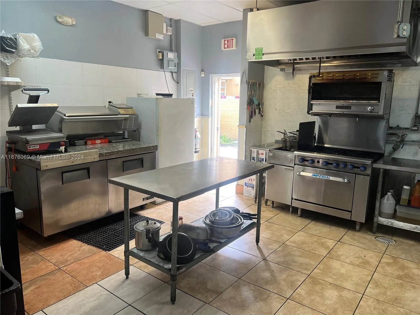 2800 W 84th St