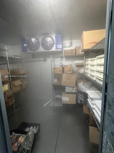 2800 W 84th St