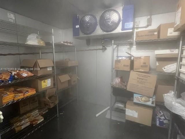 2800 W 84th St