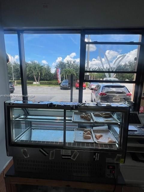 2800 W 84th St