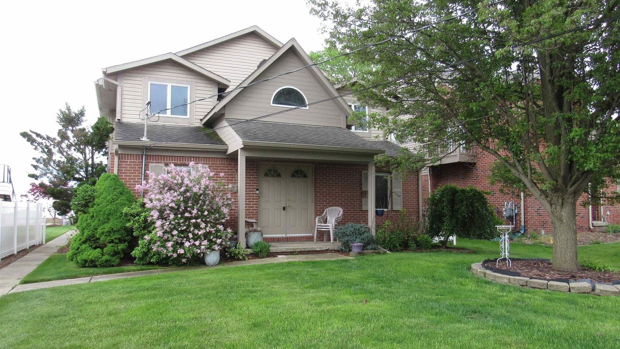2800 W 84th St