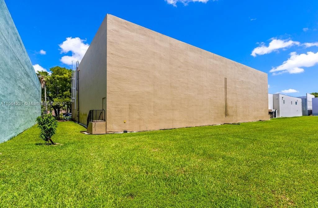 3000 NW 109th Ave