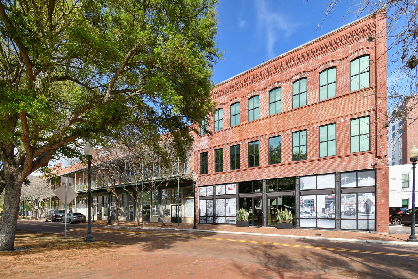 1209-1219 N Franklin St Unit 1213