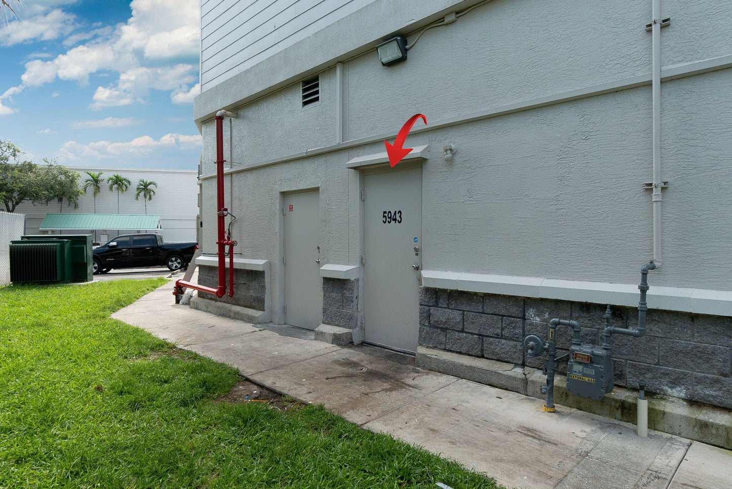 5943 W Oakland Park Blvd