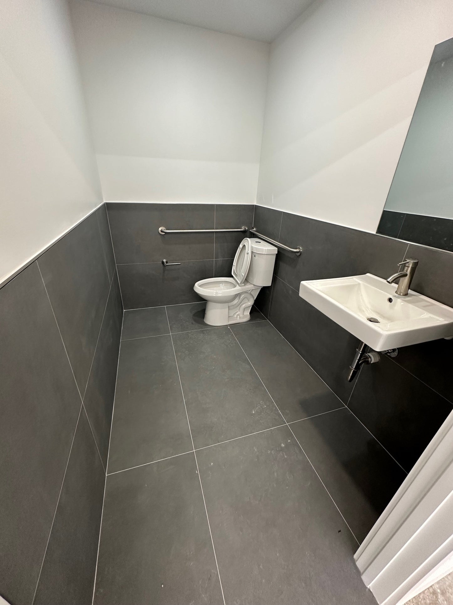 2133 N Dixie Hwy Unit 1st Fl