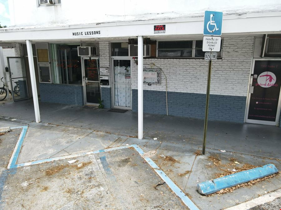 7155-7161 Pembroke Rd