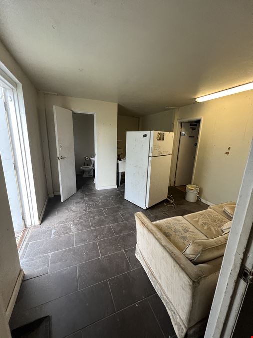 130 and 250 SE 10th Ave