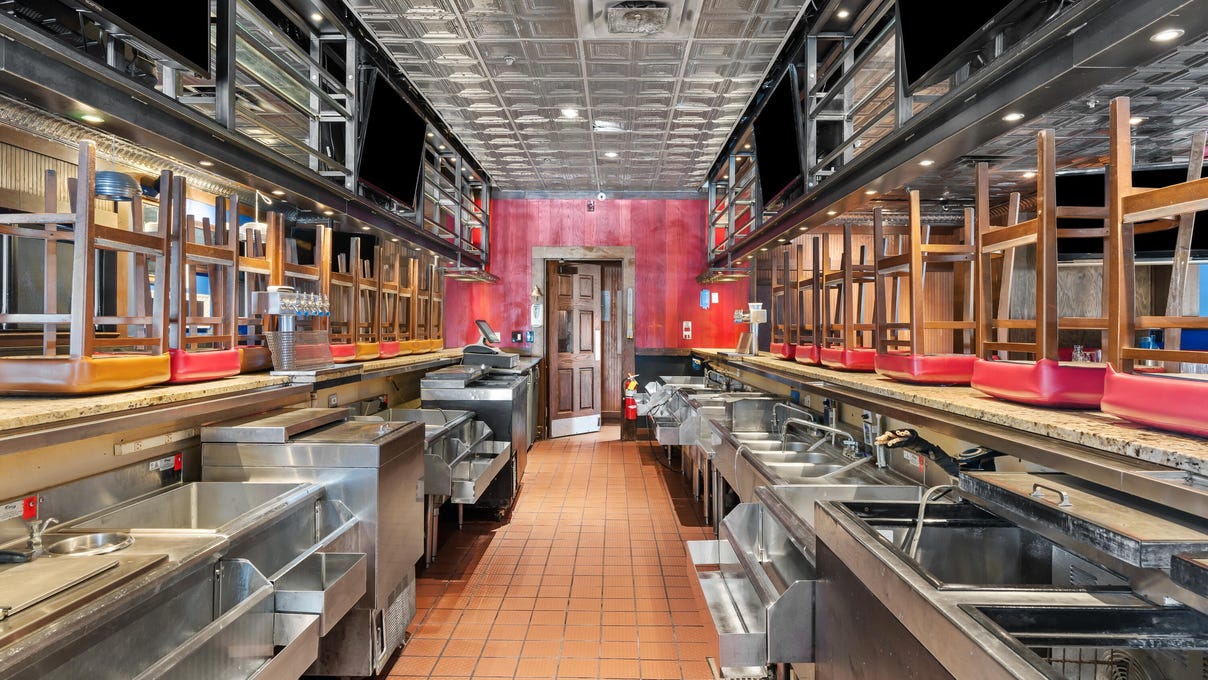 547 MARY ESTHER BLVD