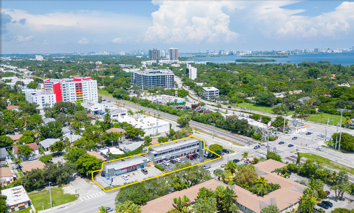 375 NE 54th St Unit 4