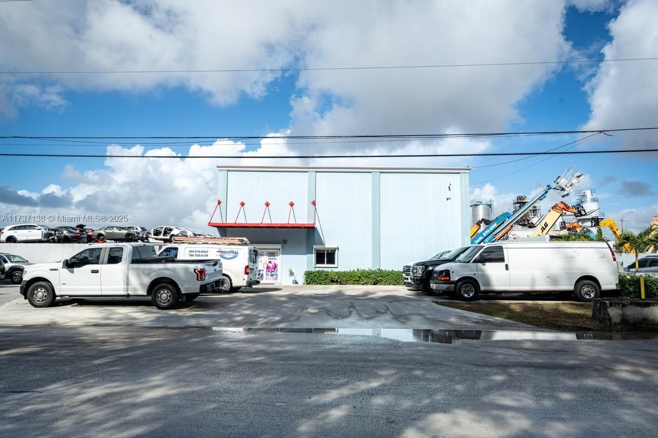 7251 NW 47th St