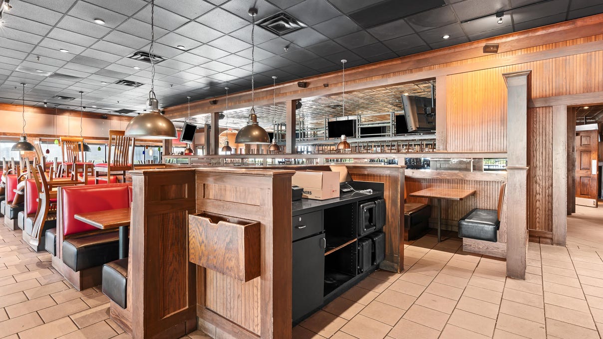 547 MARY ESTHER BLVD