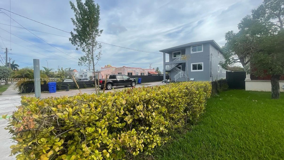 2059 NW 24th Ave