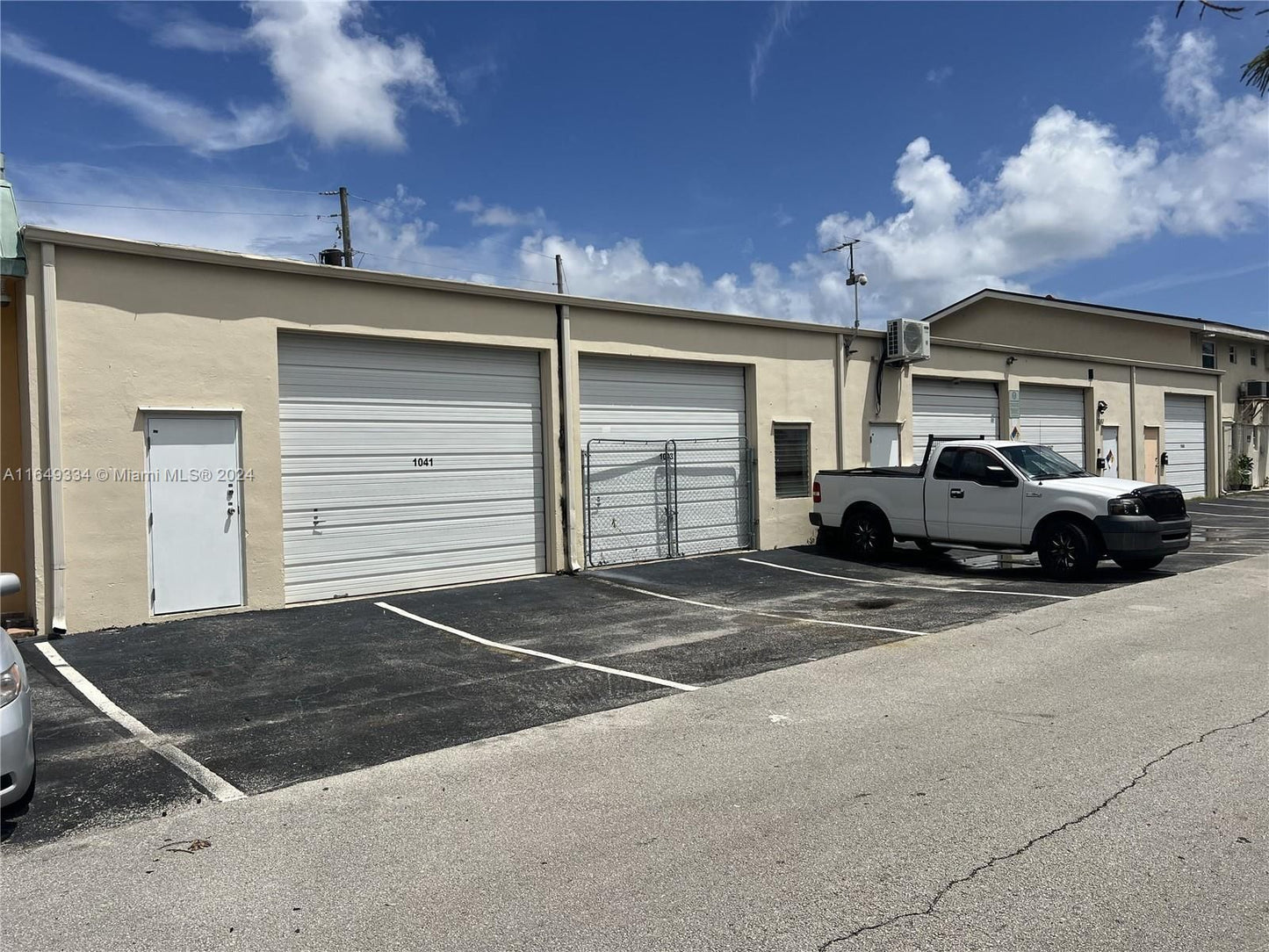 1040 E Oakland Park Blvd