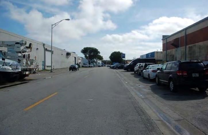 4000 NW 28th St