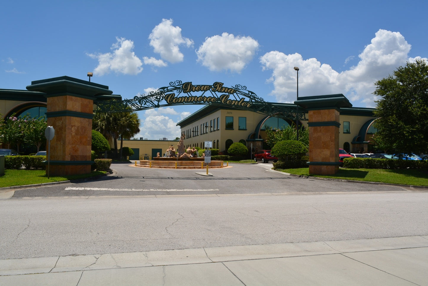 7075 Kingspointe Pky Unit 14