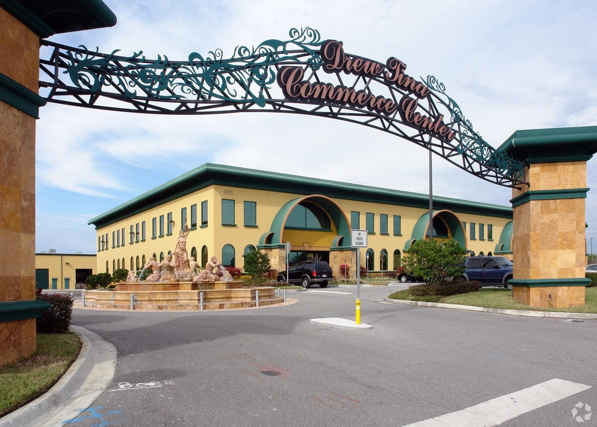 7075 Kingspointe Pky Unit 14