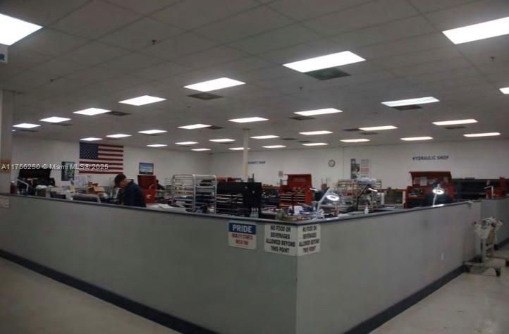 4000 NW 28th St