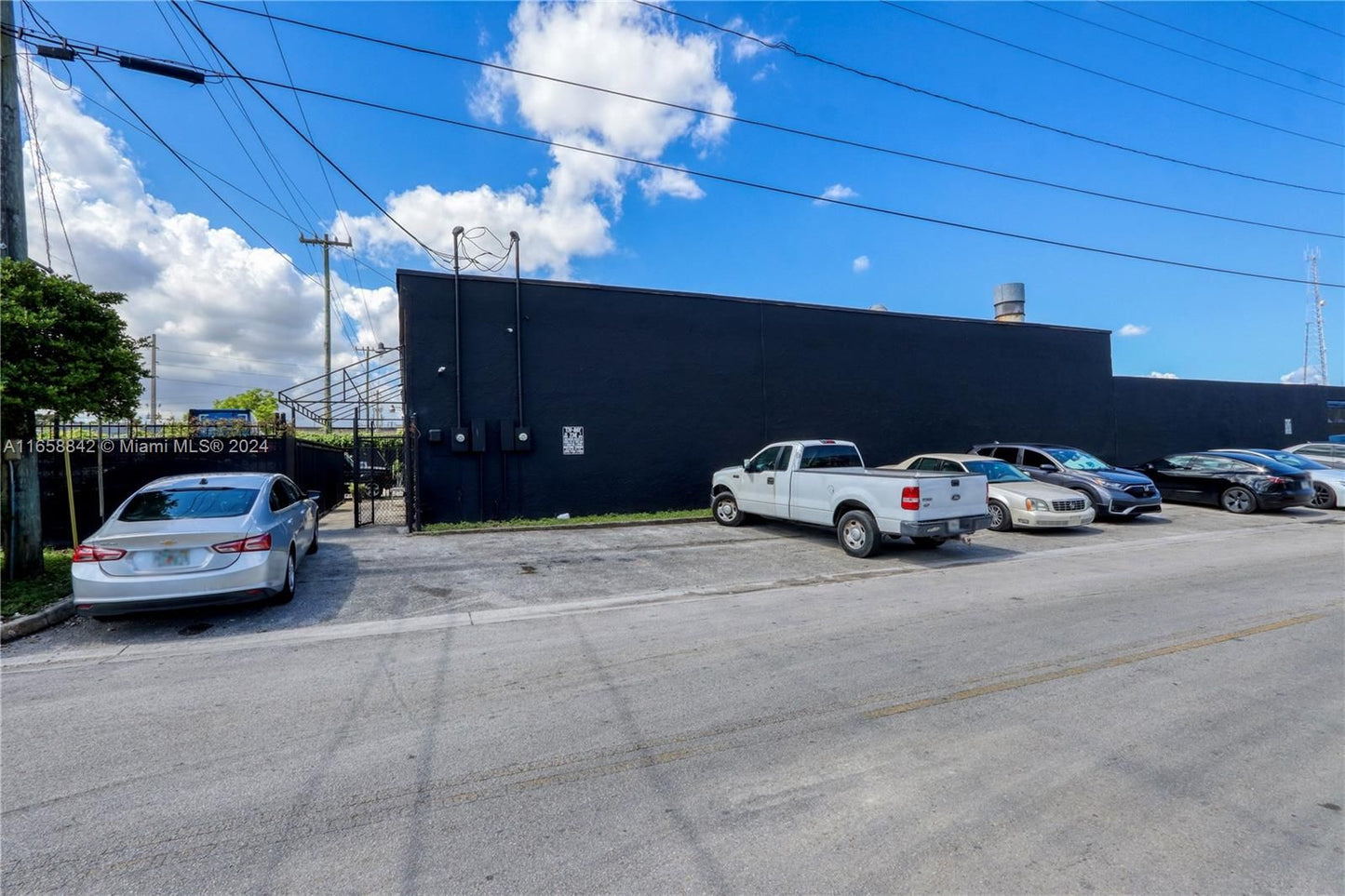 300 W 22nd