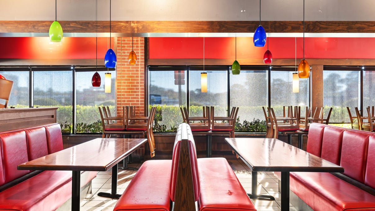 547 MARY ESTHER BLVD