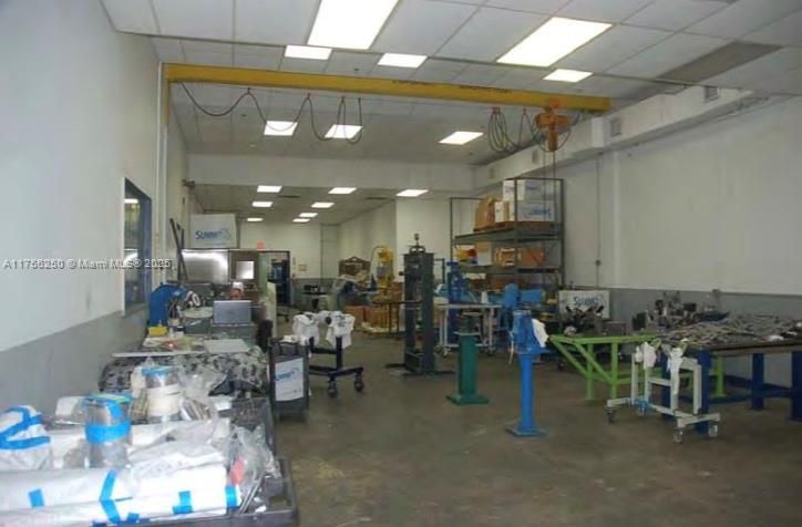 4000 NW 28th St