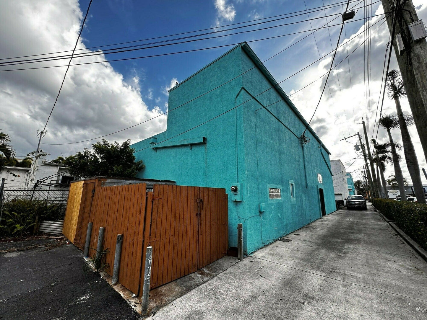 716-726 Lk Ave