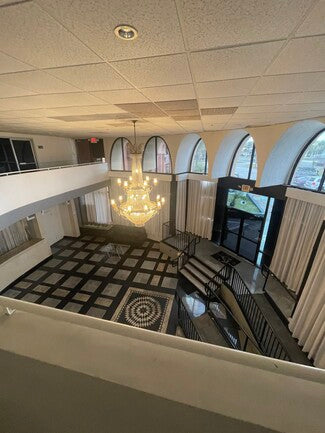 8621 S Orange Blossom Trl